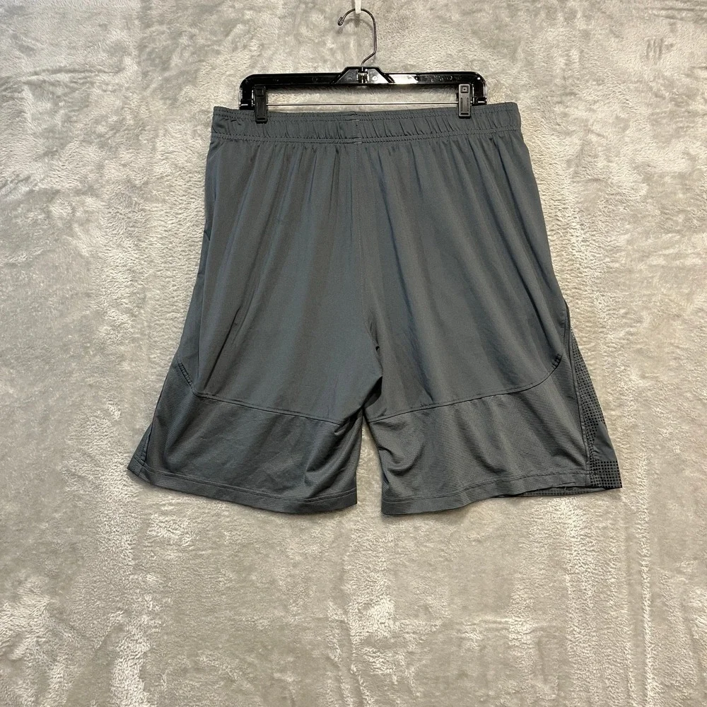 Under Armour Shorts Men XL Gray Graphic Print Loose Fit Athletic Gym Workout